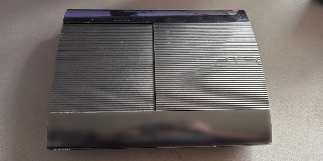 PlayStation 3 (Super Slim)