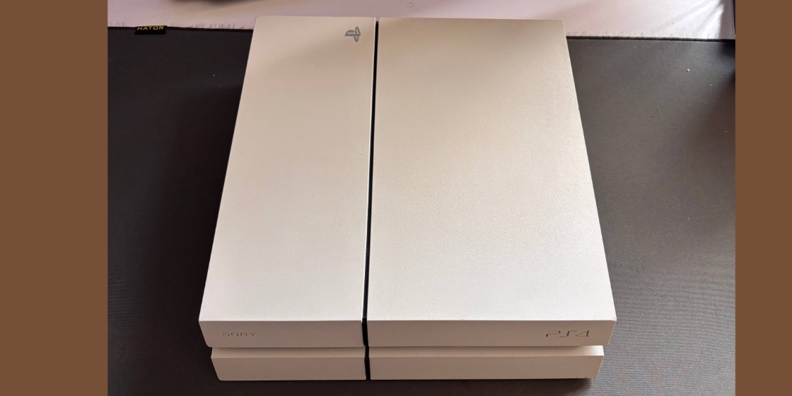 PlayStation 4 Fat White