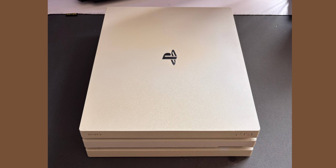PlayStation 4 Pro White